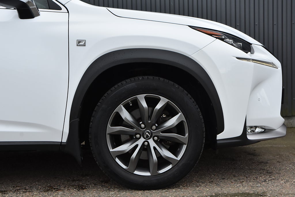 Lexus NX300h 2017 - miniatyr 4