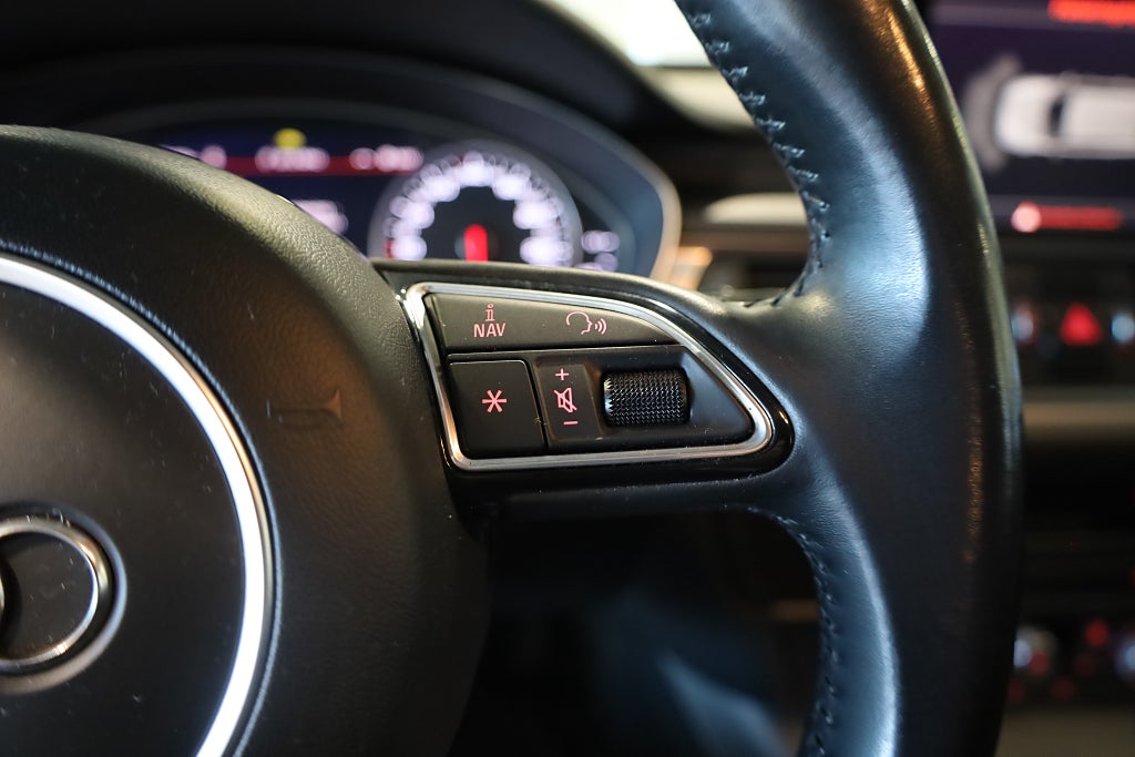 Audi A6 Avant 2.0 TDI ultra S Tronic Navi Drag Blåtand Värmare 2015