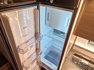 Husbil-halvintegrerad Kabe Novum 750 LGB 20 av 28