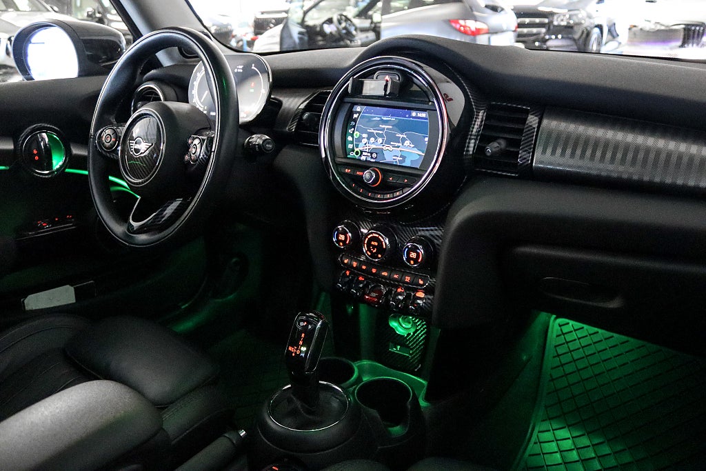 MINI Cooper S 3-dörrars DCT Chili II Panorama H/K Navi