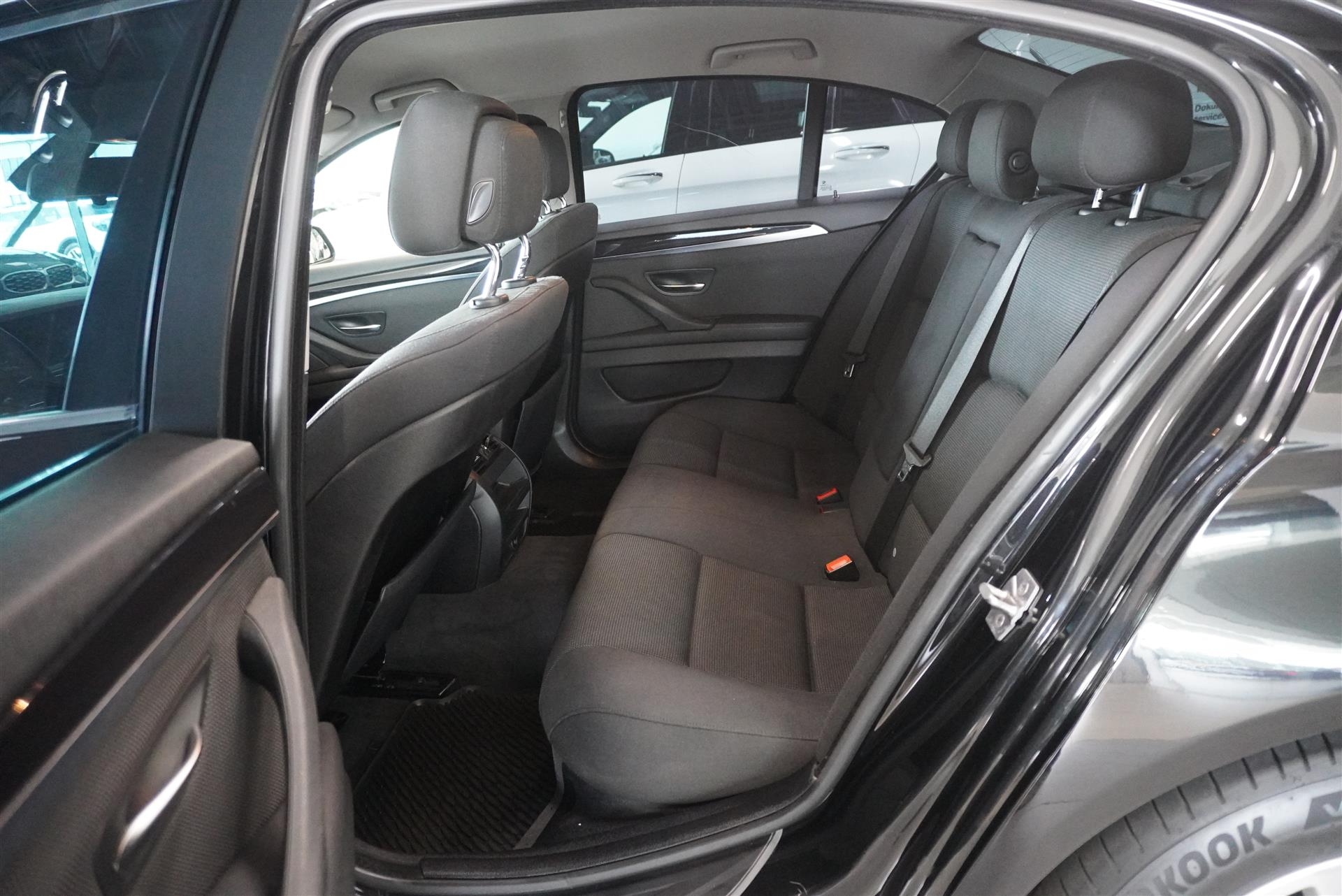 BMW 523 i Sedan Steptronic, 204hk 2011, bild 6/33