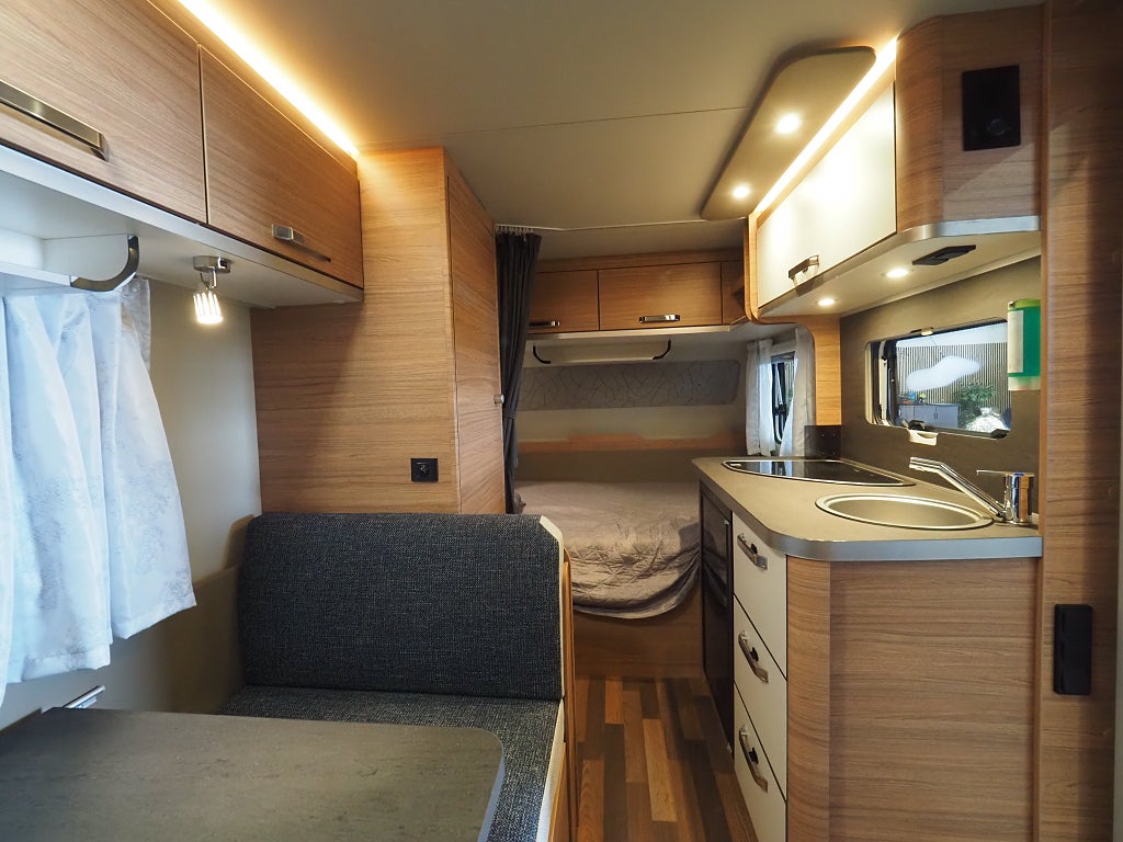 Weinsberg CaraOne 390 QD Golvvärme I Elpatron I 1100kg