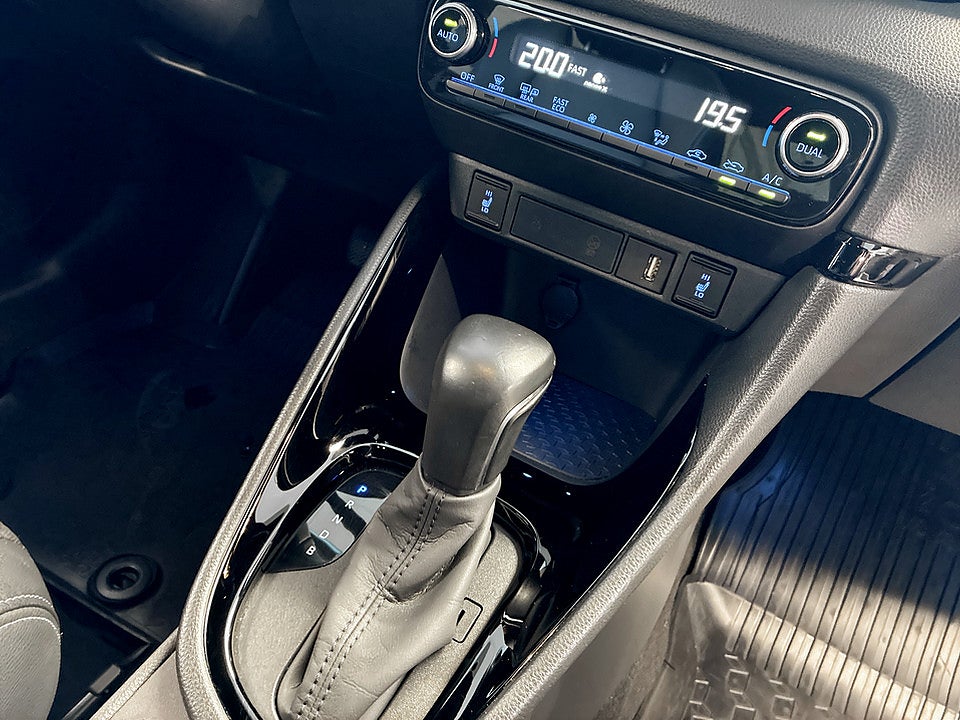 Bild på Toyota Yaris Style Hybrid CVT 116hk Aut B-KAMERA CARPLAY