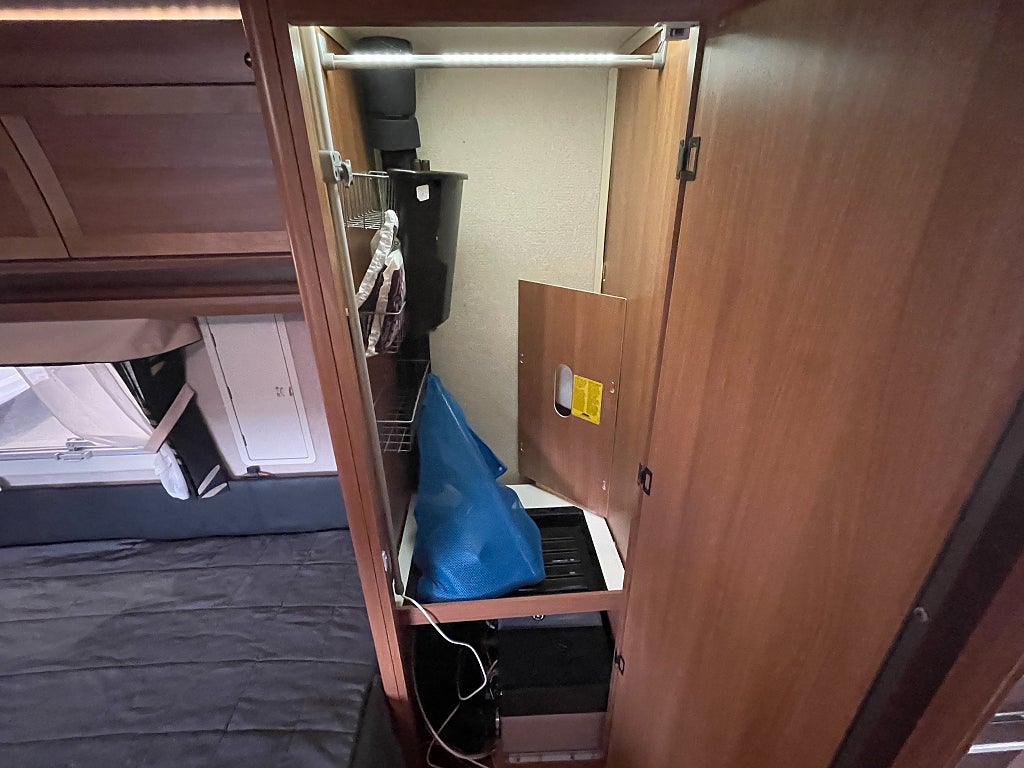 Kabe Royal 780 ETDL KS E2 / ALDE / Elektriska stödben / Förtält / Lån - Kabe