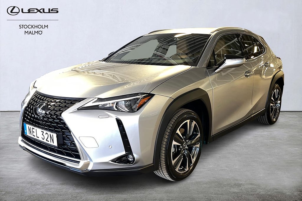 Lexus UX 250h Premium Skinn Navi Backkamera Rattvärme