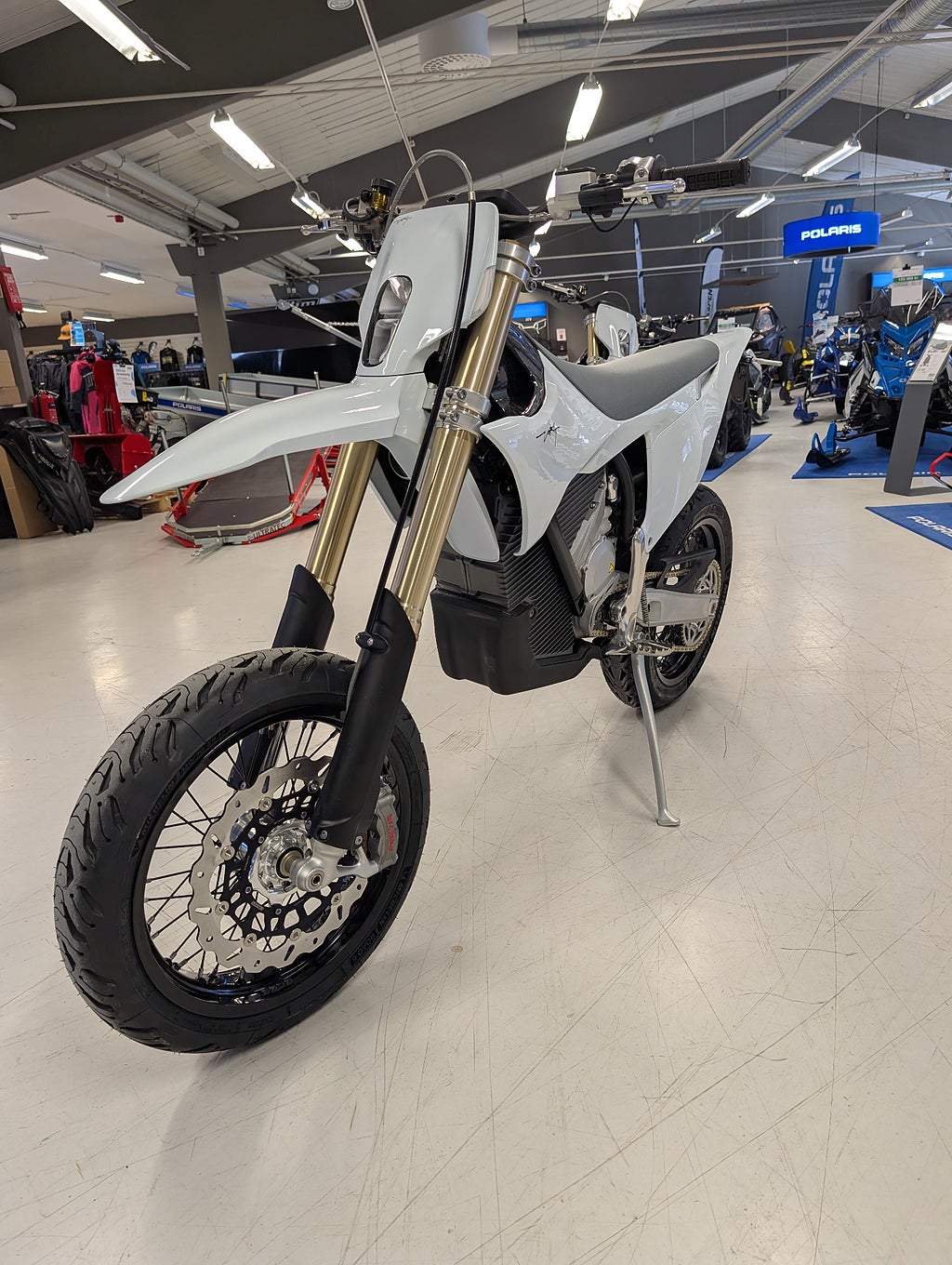 Stark Stark Varg SM super motard 80 hk - Demokampanj och FRI hemlevera