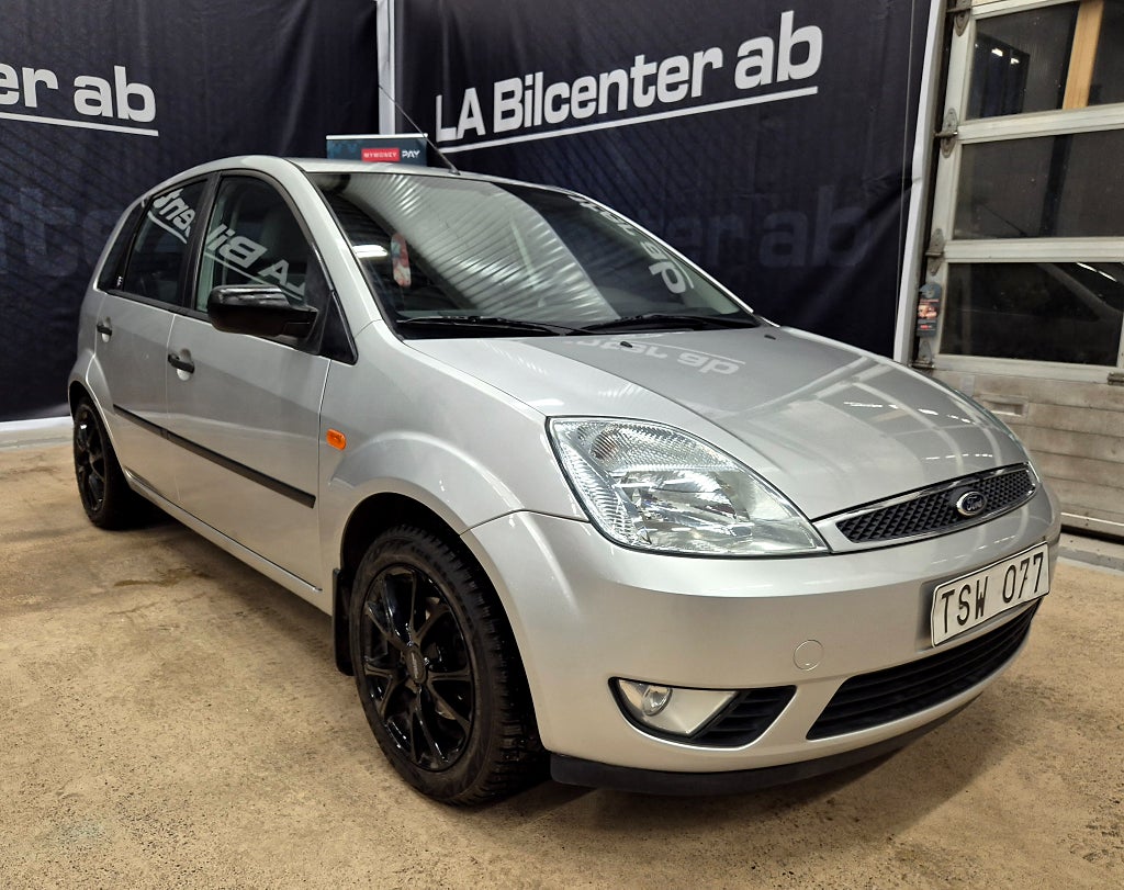 Ford Fiesta 5-dörrar 1.4 Euro 4 Lågamil/Fint Skick/Ny Servad