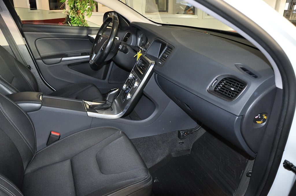 Volvo V60 2018 - miniatyr 9