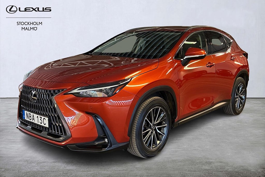 Lexus NX450H+ Business Plus AWD Backkamera Skinn Värmare