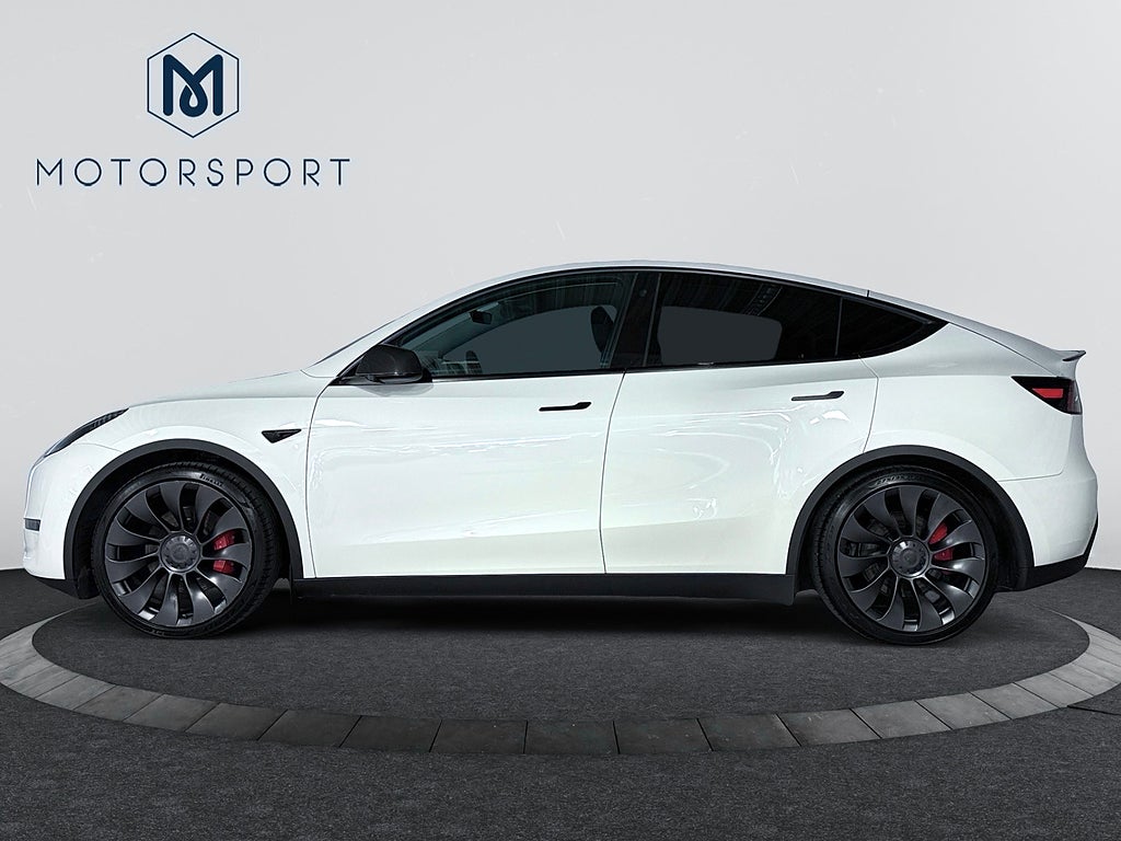 Tesla Model Y Performance 534 hk DRAG Adaptiv Farth 21" Pano Helskinn bild 3