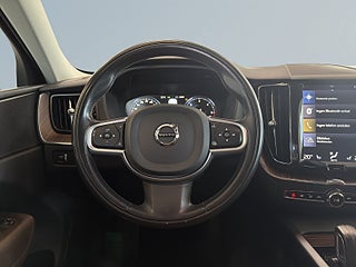 Volvo XC60 B4 AWD Momentum Advanced S&V-hjul Värmare Drag Kamera – bild 8