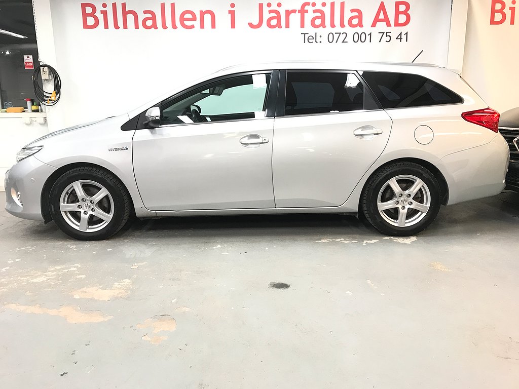 Toyota Auris Automat Touring Sports Hybrid Executive 136HK