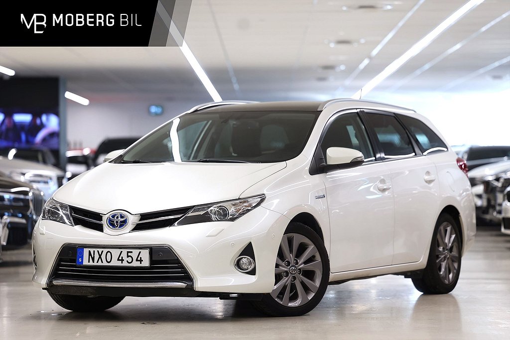 Toyota Auris Sport Touring Hybrid 136hk Executive Pano B-Kamera Navi