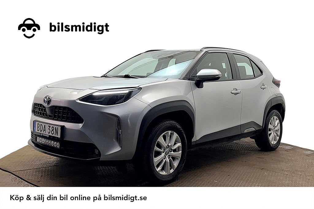 Toyota Yaris Cross Hybrid AWD-i Kamera Rattvärme MOMS 116hk