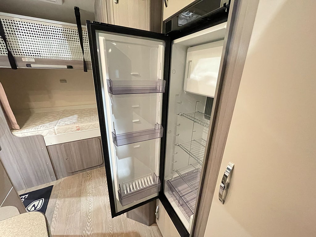 Hobby Optima on tour T65 / Taksäng / Våningssäng / 6bältad / - Hobby