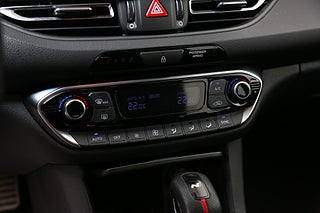 Halvkombi Hyundai i30 18 av 26