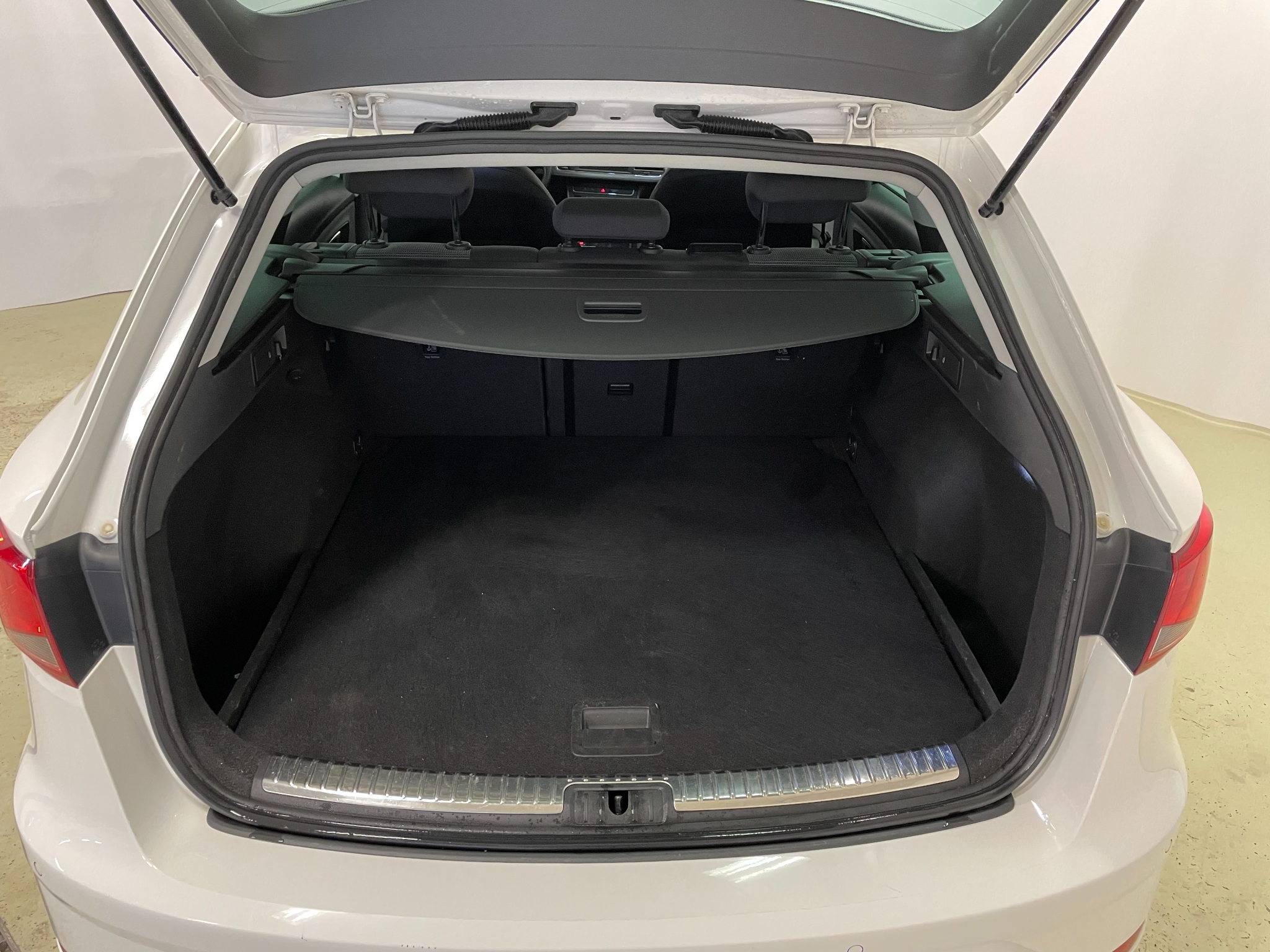 Seat Leon ST 1.5 TSI 130 Kombi 2019, bild 4/35