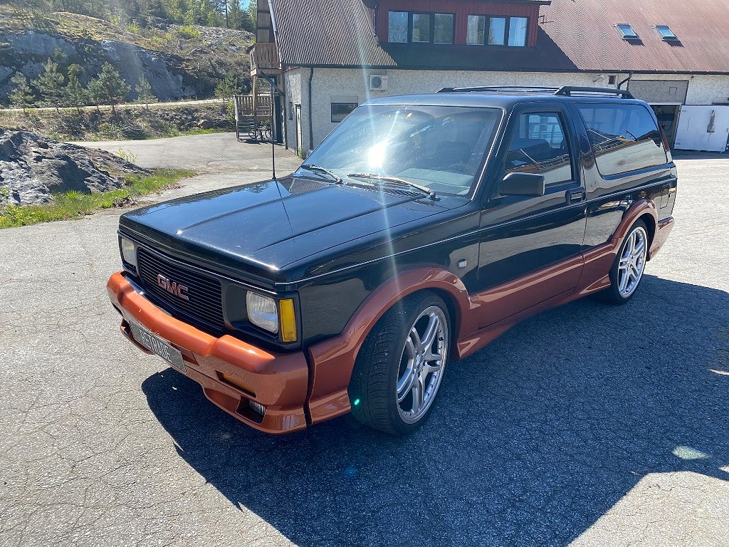 GMC Typhoon 