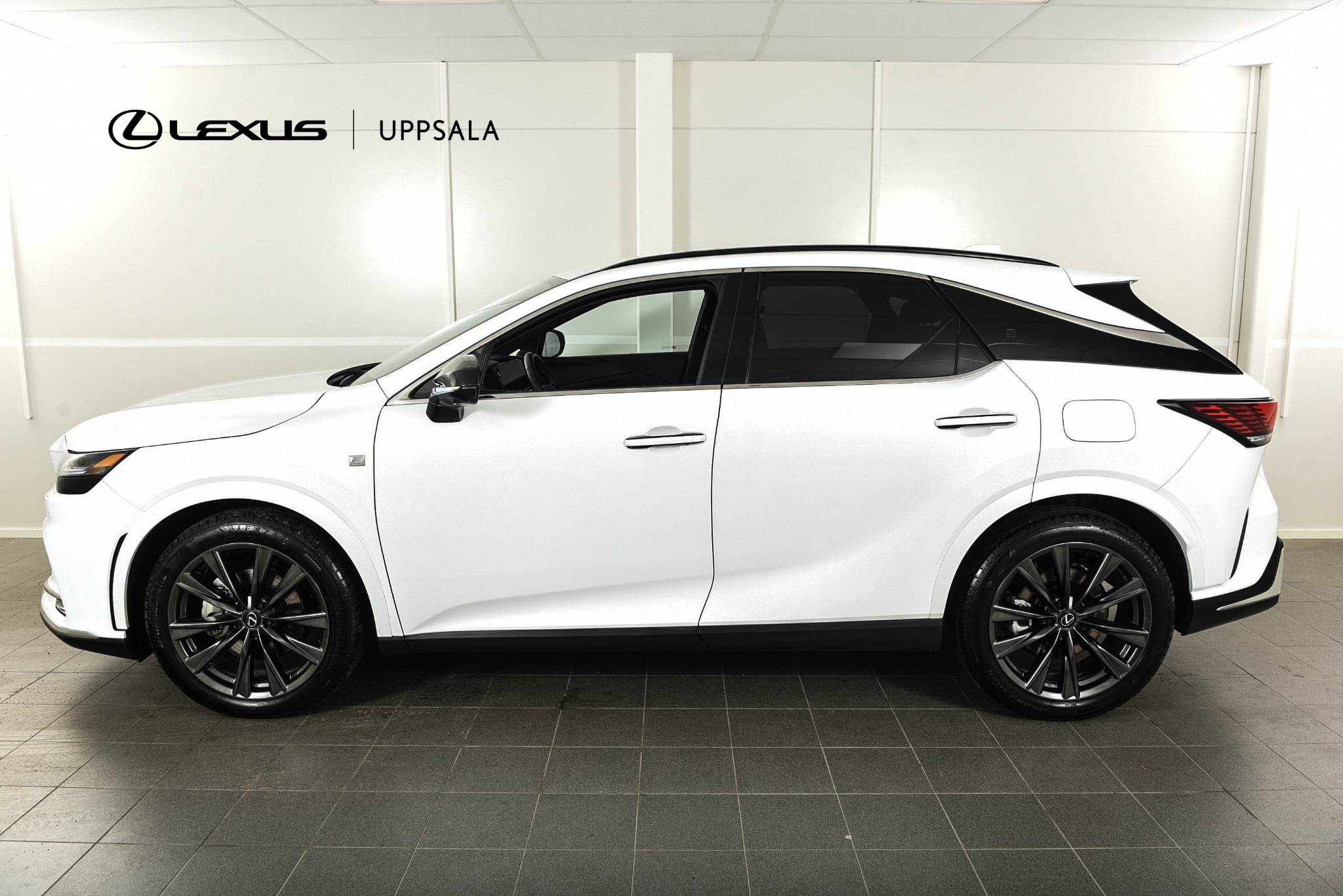 Lexus RX 450h+ F Sport Design Plug-In 2025, bild 2/47