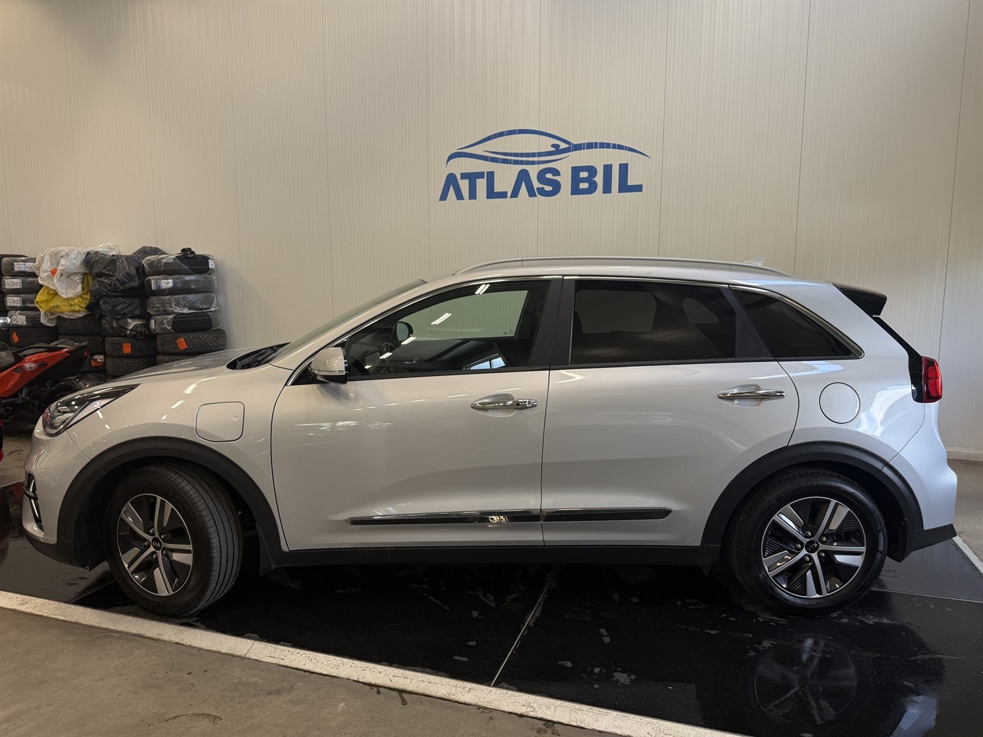 Kia Niro P-HEV DCT 141hk 2021, bild 2/59