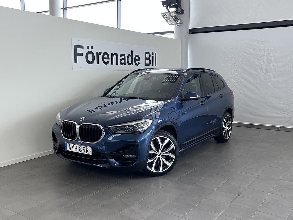 BMW X1 xDrive25e Model Sport H/K Drag Panorama Komfort Access 