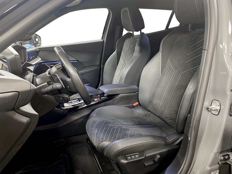Bild på Peugeot 2008 GT Hybrid 145hk Aut B-KAMERA CARPLAY