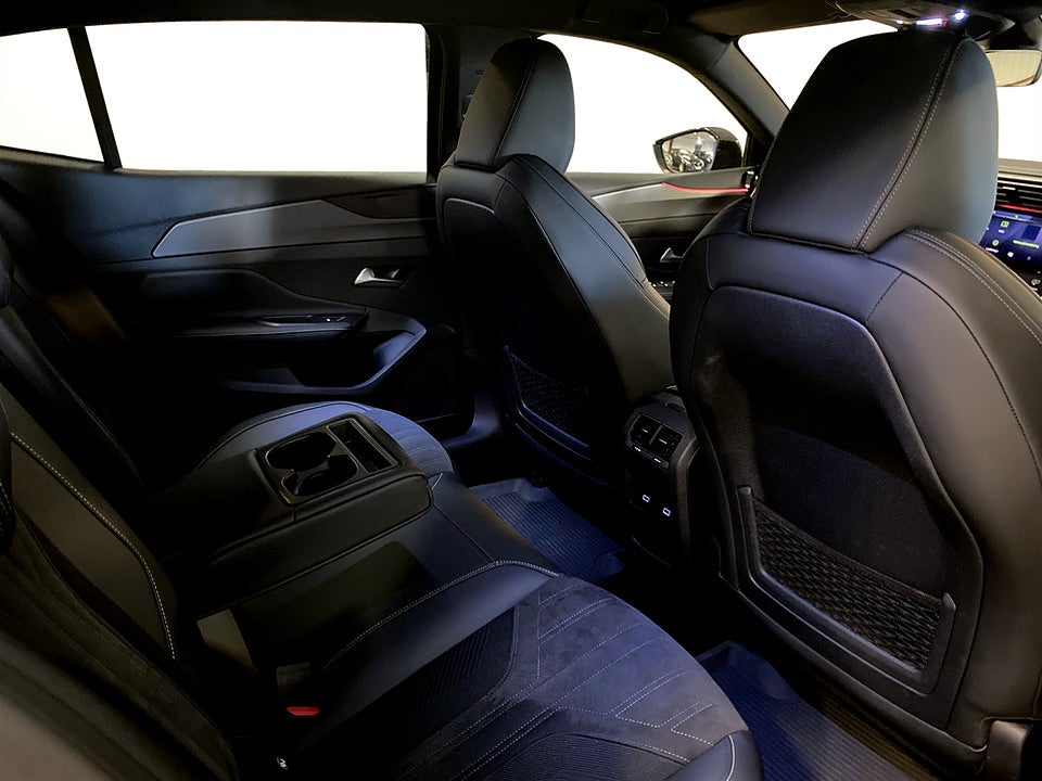 Bild på Peugeot 408 GT 1.2 PT 130hk Aut ELSTOL ELBAKLUCKA BACKKAMERA