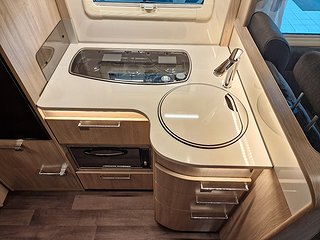 Husbil-halvintegrerad Kabe Classic 740 LGB 14 av 27