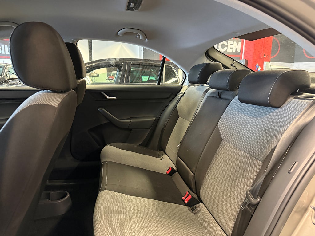 Skoda Rapid 2013 - miniatyr 19