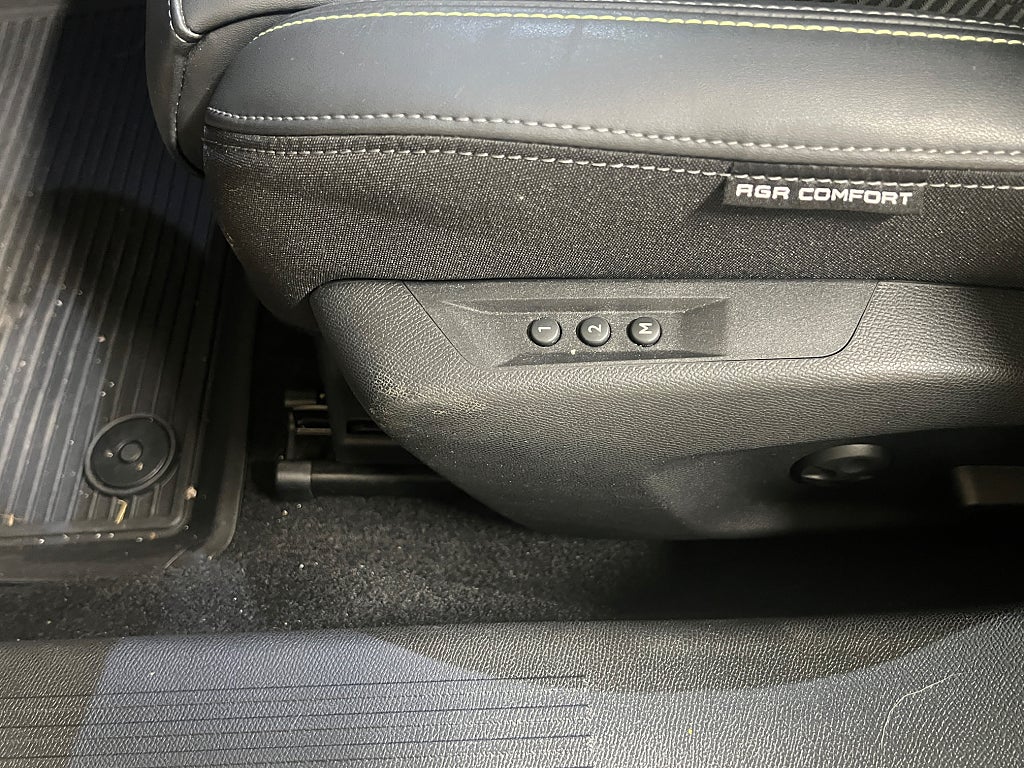 Peugeot 308 1.2 PT 130 EAT Euro 6 Sov Hjul Presentkort ICA 5000kr thumbnail