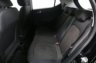 Halvkombi Hyundai i10 17 av 18