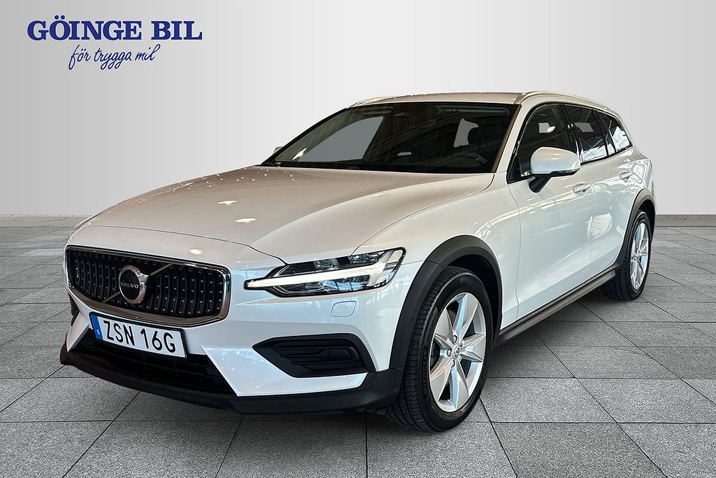 Volvo V60 Cross Country B4 AWD Diesel Core Värmare/ Kamera/ Navi/ Tonade rutor