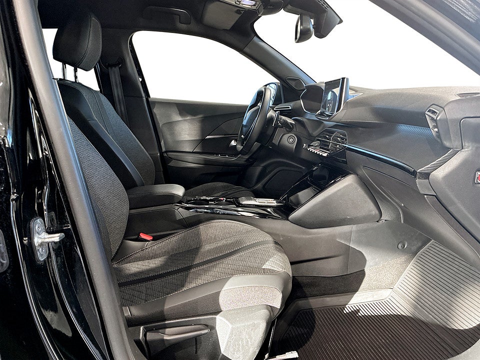 Bild på Peugeot 2008 Allure 1.2 PT 130hk B-KAMERA CARPLAY