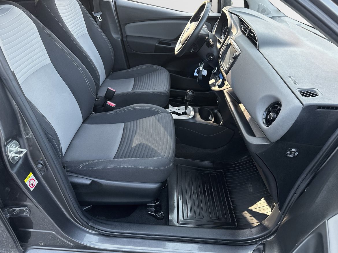 Toyota Yaris 2017, bild 6/10