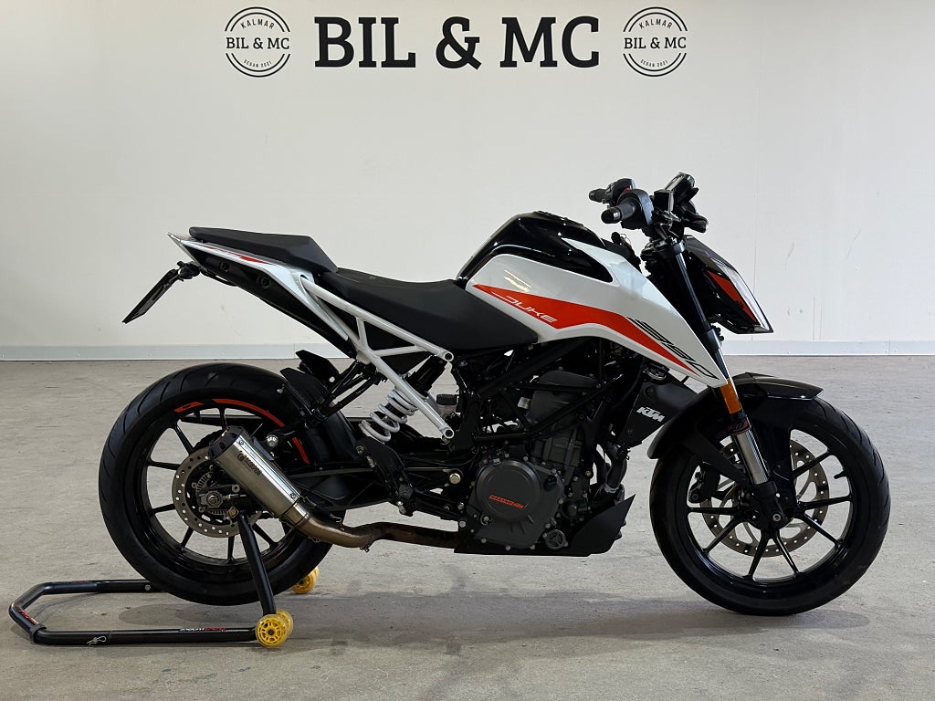 KTM 390 Duke Skorpion 0kr insats räntekampanj låga mil 