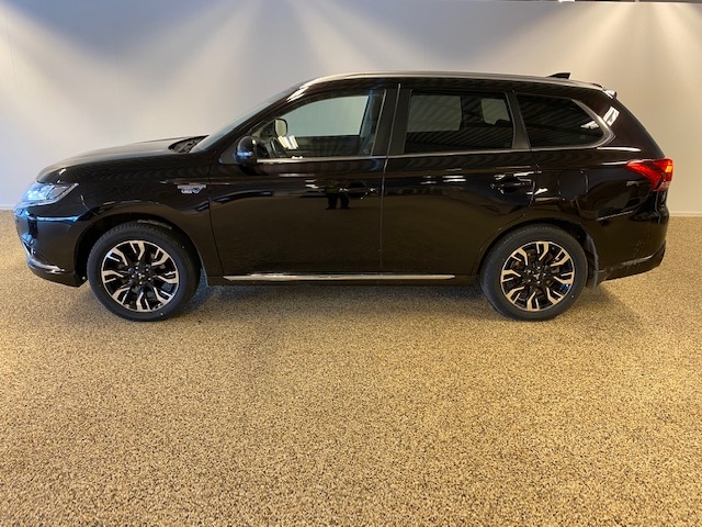 Mitsubishi Outlander 2017, bild 2/43