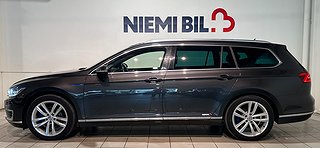 Volkswagen Passat Variant GTE Drag Cockpit Pvärm GPS SoV