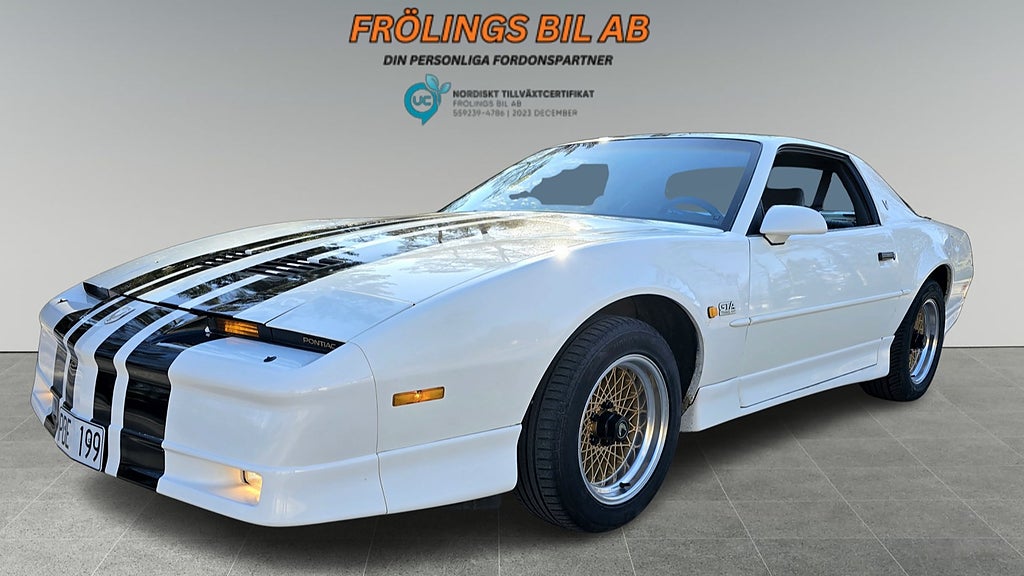 Pontiac Firebird Trans Am GTA (RPO-kod Y84) WS6  Nyklädda säten och bak