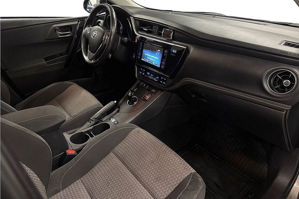 Toyota Auris 1.8 Touring Hybrid 136hk, 3 brukare, Intense, e-CVT