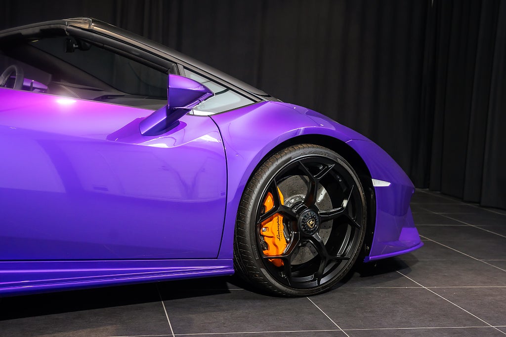 Gallery image 11 of 18