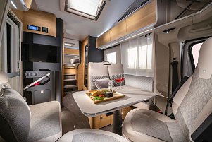Husbil-alkov Adria CORAL XL 660 SL 4 av 6