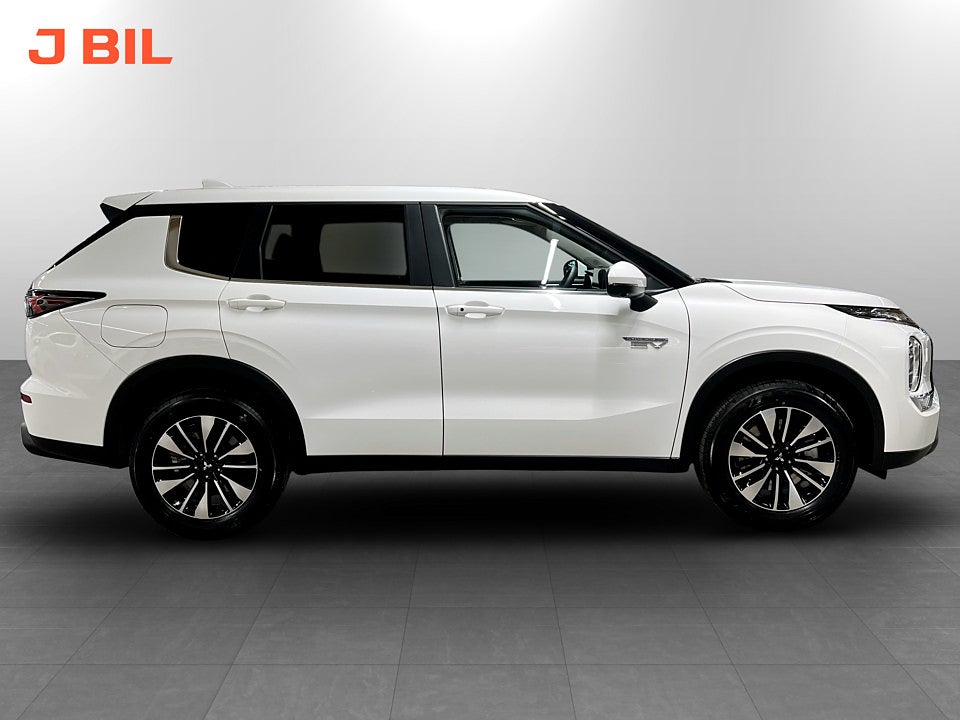 Bild på Mitsubishi Outlander Invite PHEV 4WD