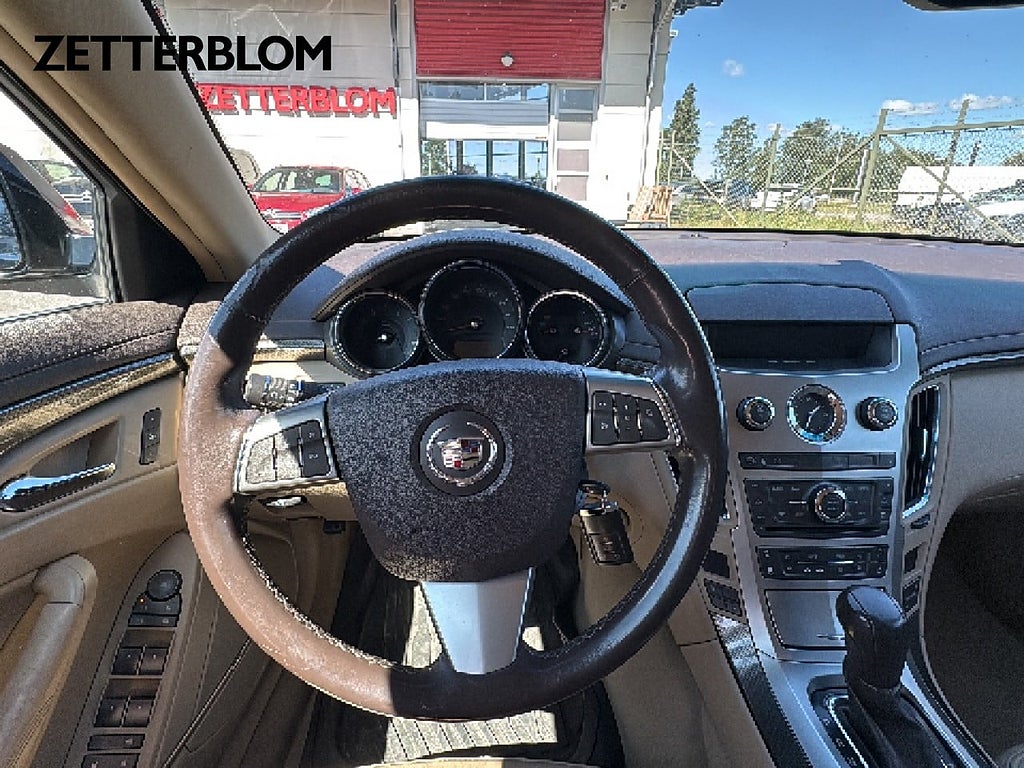 Sedan Cadillac CTS 11 av 14