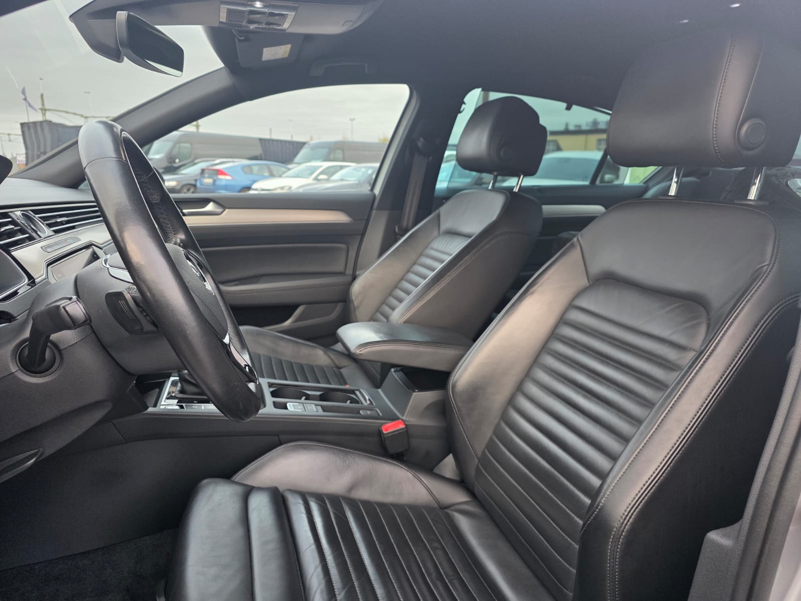 Volkswagen Passat 2.0 TDI SCR R-Line 2018, bild 6/10