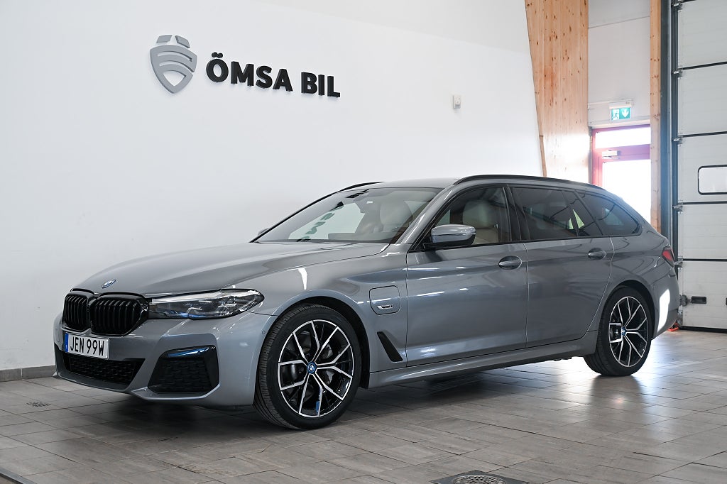 BMW 530e xDrive Touring M Sport Skinn Drag 292hk