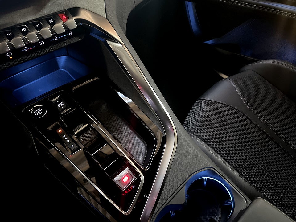 Bild på Peugeot 3008 GT Black Pack 1.2 PT Aut B-KAMERA CARPLAY 130hk