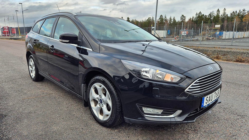 Ford Focus Kombi 1.0 EcoBoost Titanium EU6 Nyservad/kamrem 
