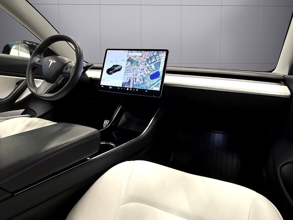 Tesla Model 3 Long Range Performance AWD Panorama 513hk 1 Ägare - miniatyr 15