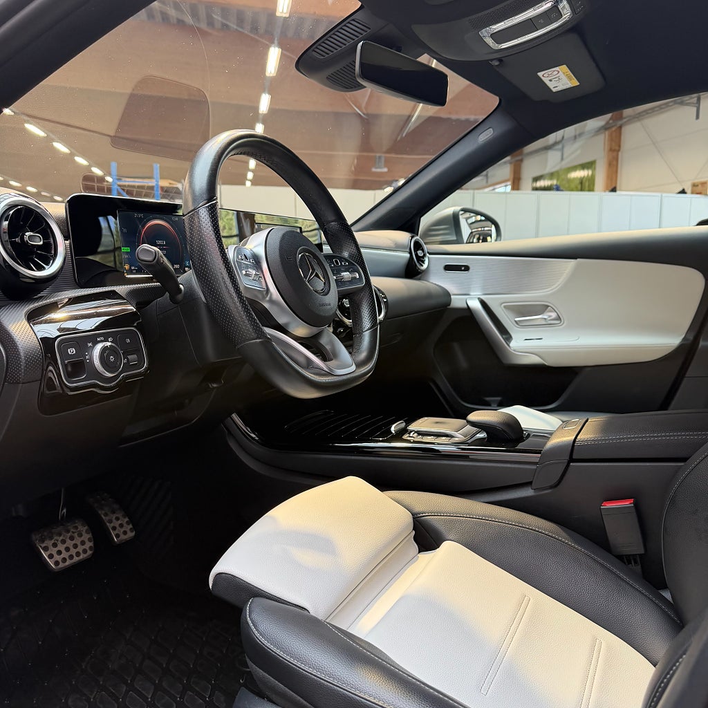 Mercedes-Benz A 250 e Sedan 8G-DCT AMG Line Backkamera 218hk
