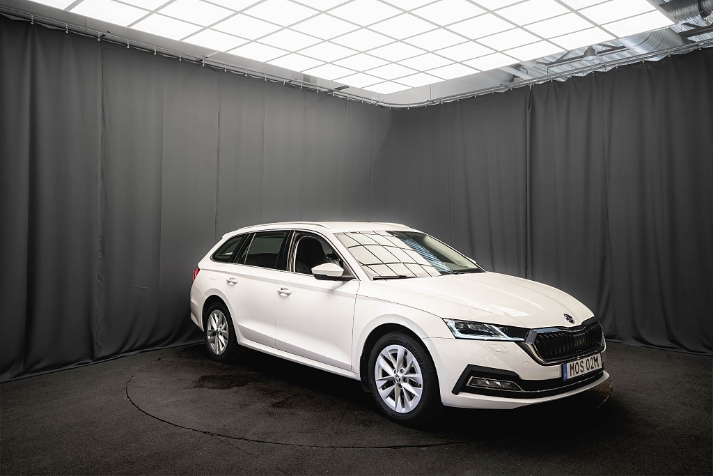 Skoda Octavia Kombi iV Plug-in STYLE B-VÄRMARE KAMERA MATRIX 204hk